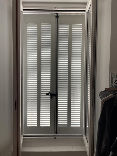 Fabricant de volets bois sur mesure à battants, pleins ou à persiennes, Marseille, Menuiserie Phocéenne du Littoral