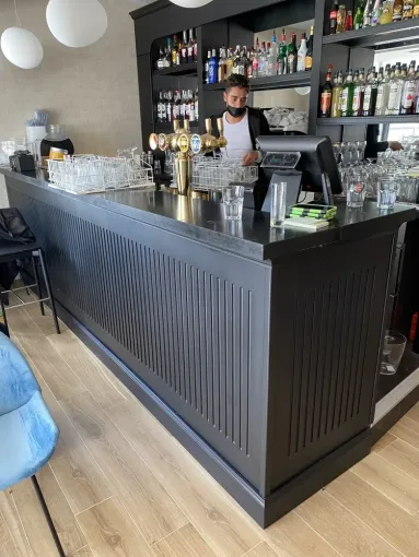 Agencement d'un bar-restaurant à Bandol, Marseille, Menuiserie Phocéenne du Littoral