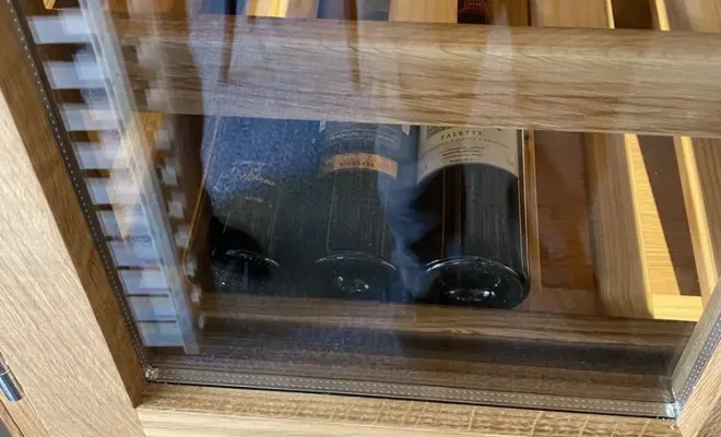 cave à vin sur mesure en chêne , Marseille, Menuiserie Phocéenne du Littoral